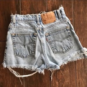 Vintage Levis High Waisted Jean Shorts 0/00💙